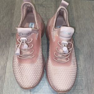 STEVE MADDEN SNEAKERS